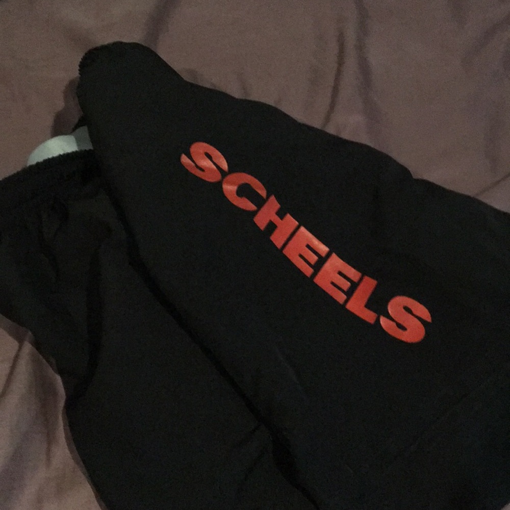 Shorts - Picture 3 of 3